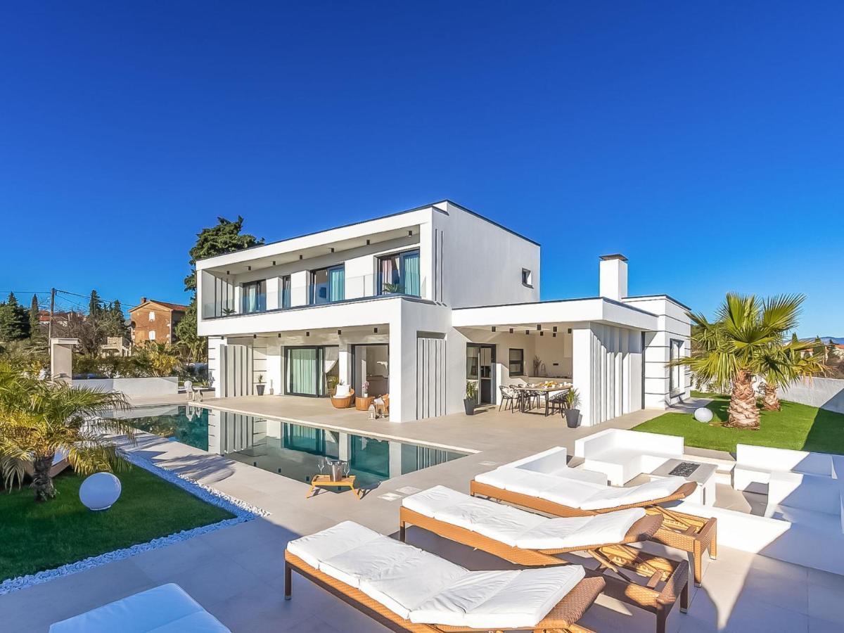 Vrh  Villa Milly المظهر الخارجي الصورة