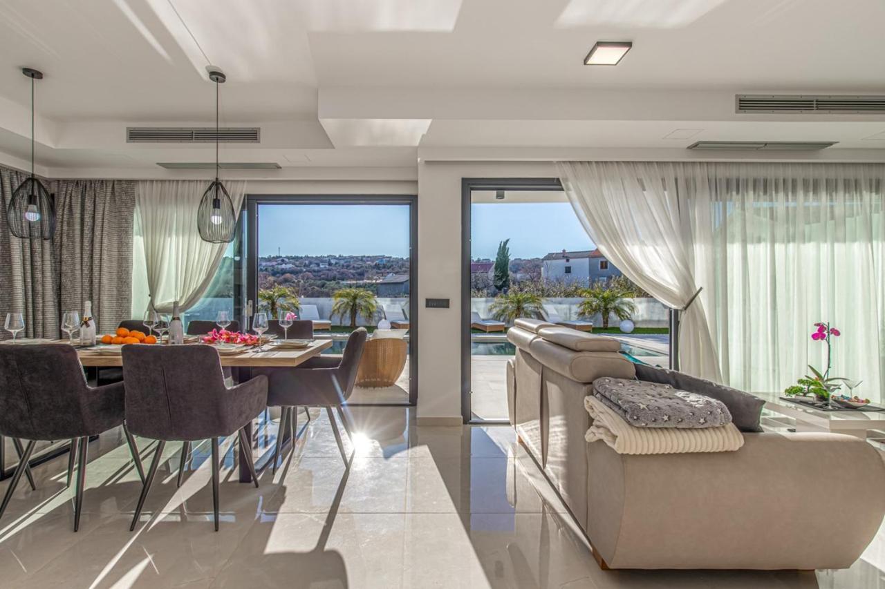 Vrh  Villa Milly المظهر الخارجي الصورة