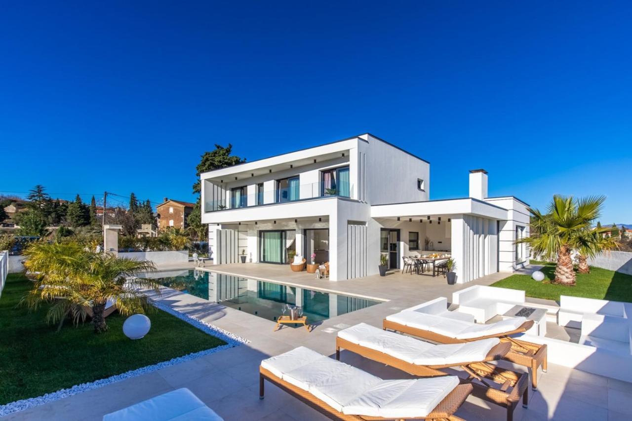 Vrh  Villa Milly المظهر الخارجي الصورة